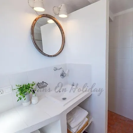 Дом отдыха Calle Alta 37, Luxury 3 Bedroom Center Townhouse With Large Terrace And Sea Views Hansonholiday *