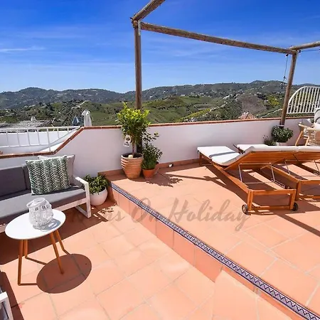 Calle Alta 37, Luxury 3 Bedroom Center Townhouse With Large Terrace And Sea Views Hansonholiday Дом отдыха Фрихилиана