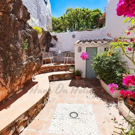 Дом отдыха Calle Alta 37, Luxury 3 Bedroom Center Townhouse With Large Terrace And Sea Views Hansonholiday Фрихилиана